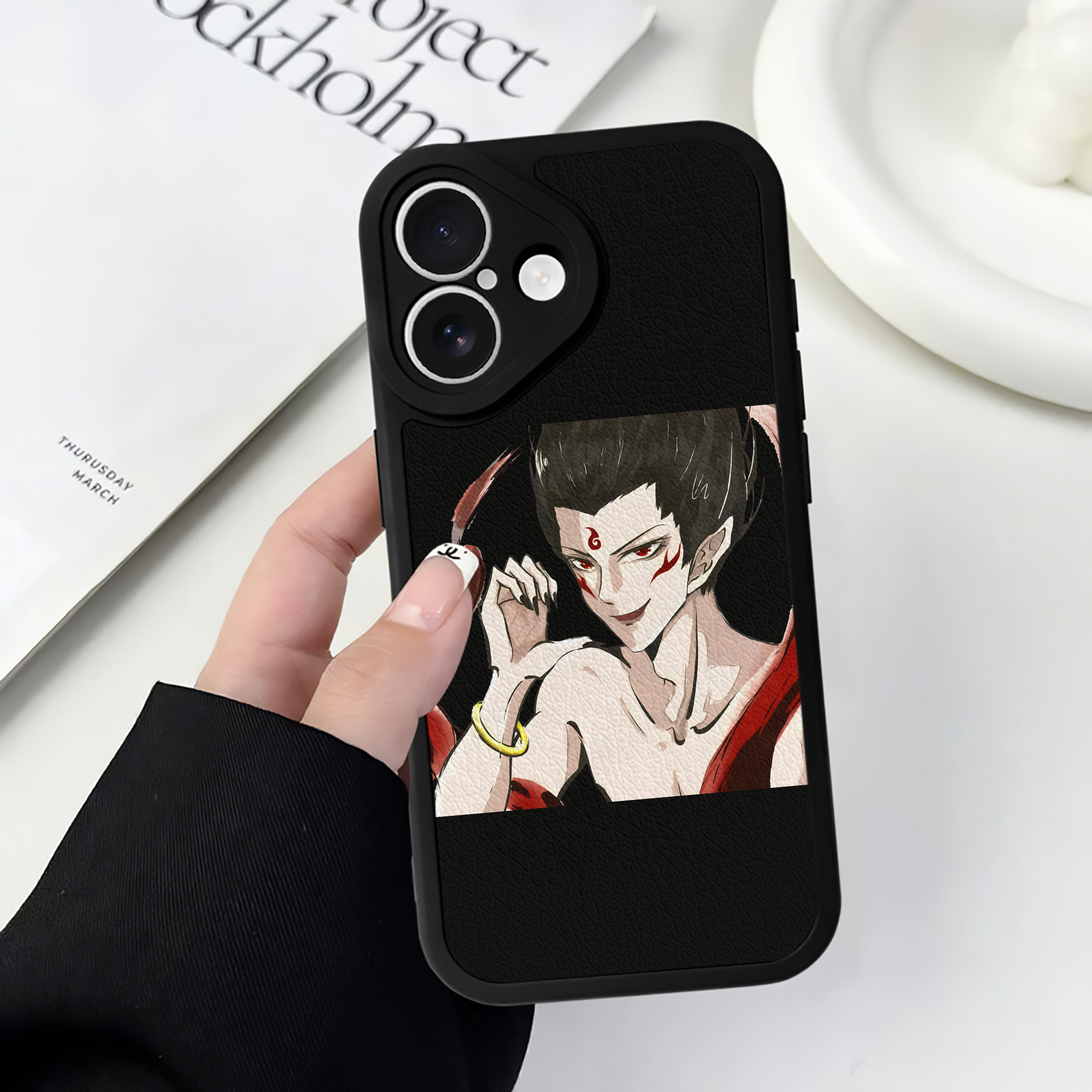 （画像用） Ne Zha 2 ナタ 魔童の大暴れ 【iPhone 16シリーズ対応】シリコンスマホケース（レザー調） 材質：シリコン